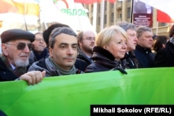 Лев Шлосберг на марше памяти Бориса Немцова, 2019 год