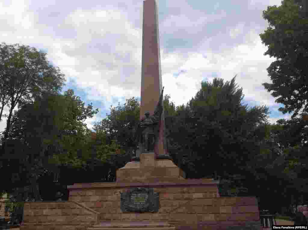 Памятник воинам-освободителям в центре города