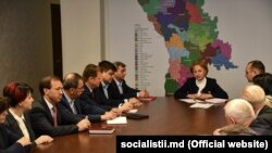 Zinaida Greceaniiîmpreună cu membrii fracțiunii parlamentare PS,19 martie 2019