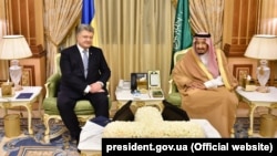 Президент України Петро Порошенко і король Саудівської Аравії Салман бін Абдулазіз Аль Сауд, Ер-Ріяд, 31 жовтня 2017 року 