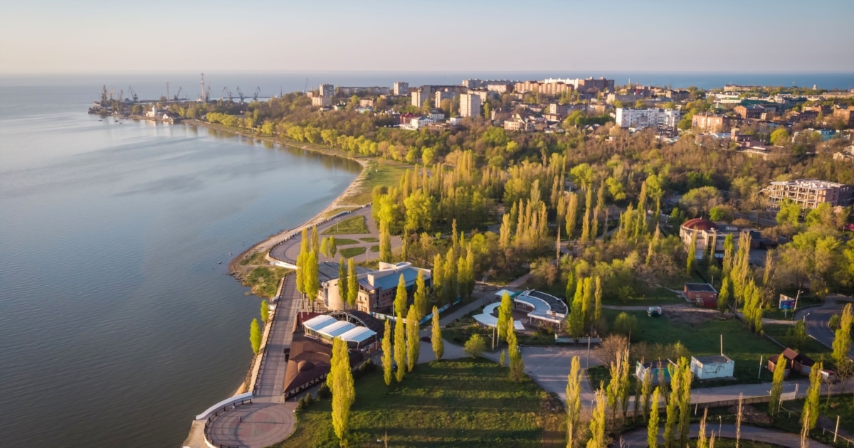 Вибухи в Таганрозі: голова міста повідомляє про масовану атаку БПЛА