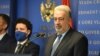 Premijer Crne Gore Zdravko Krivokapić (na fotografiji desno)je rekao da direktor ANB-a nije otkrio podatke dobijene od NATO-a, već da se radi o internom dokumentu Agencije