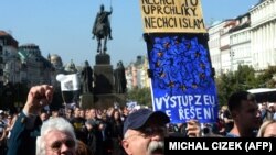 Демонстрация против мигрантов. Прага,12 сентября 2015 года. Иллюстрация.