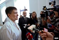 Nadia Savcenko în vizită în parlamentul polonez la Varșovia, 7 iulie, 2016
