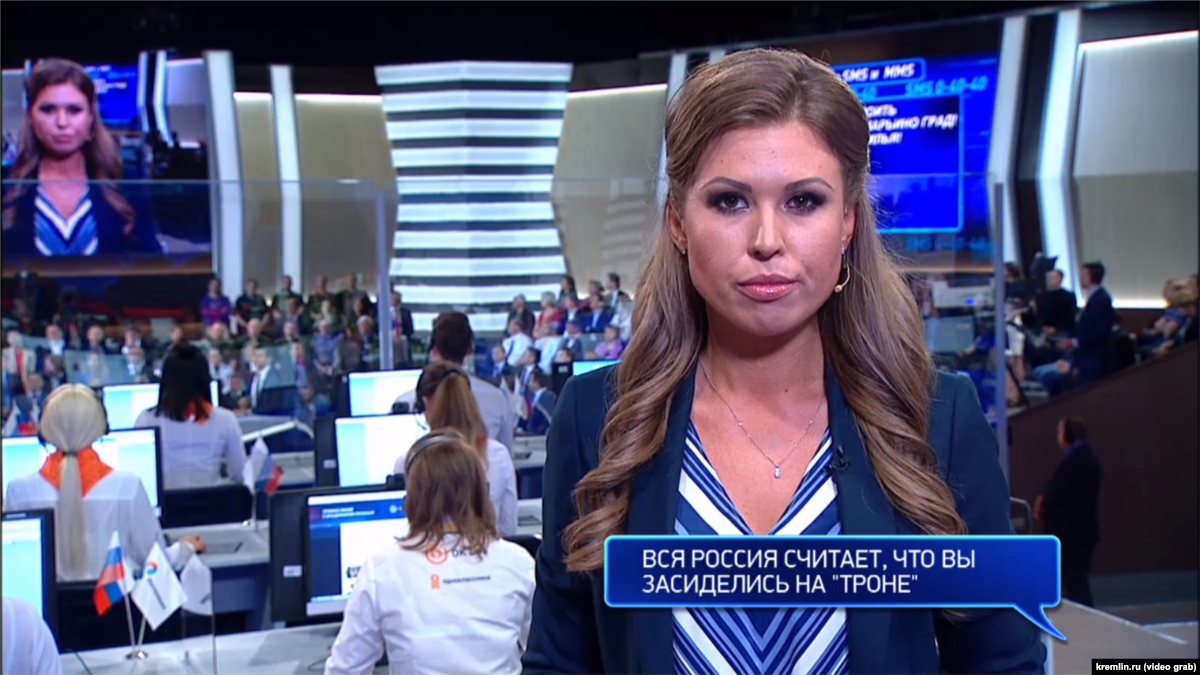 Открытки с Новым годом 2019 коллегам и организациям Нашествие в 2019 году