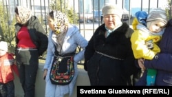 Үйлерінің мемлекет мұқтаждығы үшін алынуына қарсы тұрғындар. Астана, 15 сәуір 2014 жыл