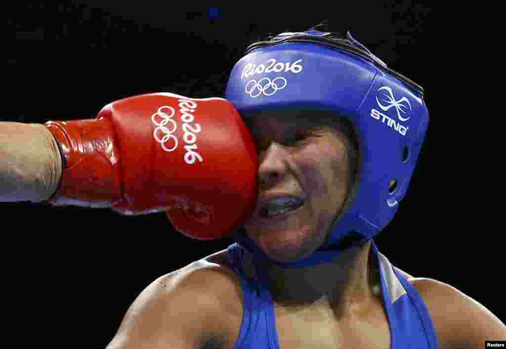 Жайна Шекербекова з Казахстану у чвертфіналі з жіночого боксу в найлегшій вазі (до 51 кг).