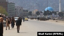 ټول افغانستان کې پر کرونا ویروس د اخته کسانو شمېر ۴۲۳ ته رسېږي.