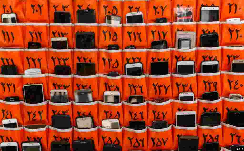 اشیای ممنوعه: مشترک مورد نظر در حال تست زدن است!