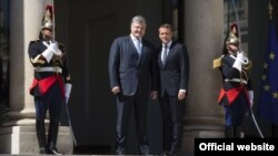 Петр Порошенко и Эмманюэль Макрон