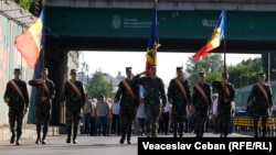 Ostași ai Armatei Naționale a R. Moldova la repetiția pentru parada militară dedicată împlinirii a 35 de ani de independență a R. Moldova, 11 august 2026