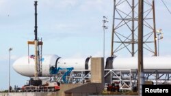 SpaceX компаниясынын ракетасы. 