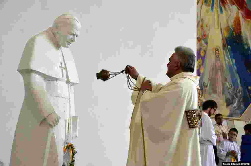 BiH, Novi Travnik, Consecration of statue of Saint John Paul II