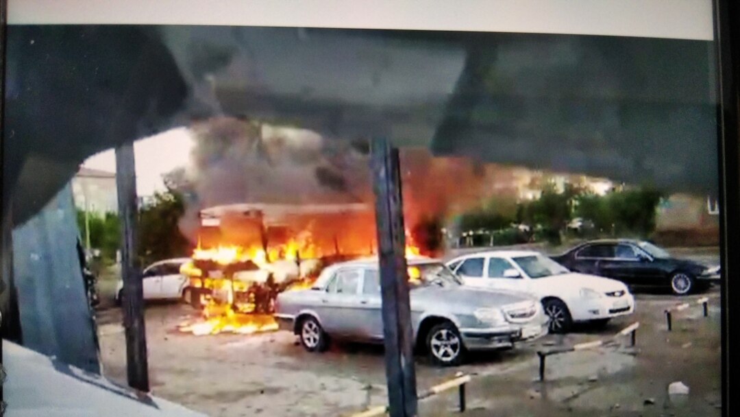 Орыс порно порно Менің дос қызымды жыныстық қатынасқа бердім