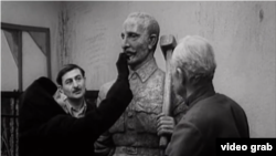 კადრი ფილმიდან „არაჩვეულებრივი გამოფენა“. 1968 წ.