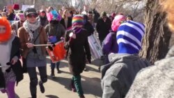 В Киеве прошел марш феминисток под лозунгом «Цветы – клумбам, права – женщинам» (видео)
