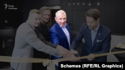 Родіон Бутко (по центру) нині мешкає в Італії