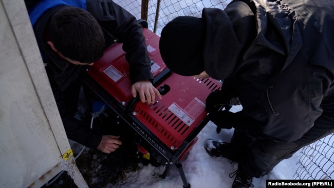 «Пальне теж на нашому боці, ми зразу віддаємо заправлений генератор, щоб він запрацював, заправляємо масло і передаємо разом з пальним», – Ольга Устинова про роботу з ОТГ