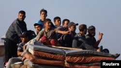 Raseljeni Palestinci na putu prema svojim mjestima, 11. 10. 2025.