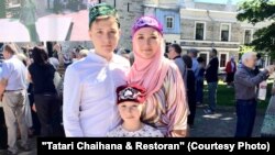 Иман Мәхмүтова балалары белән