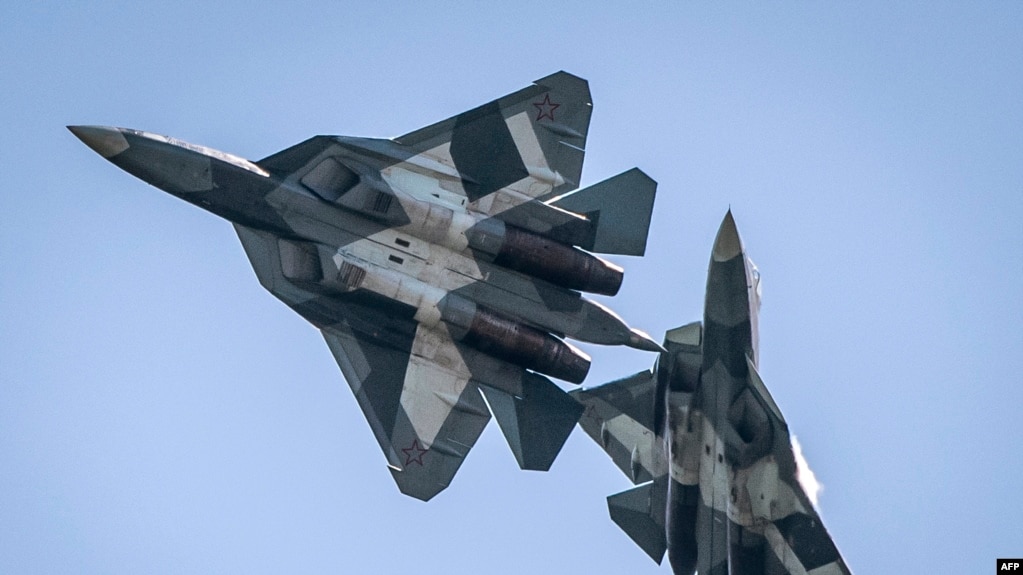 Погибшие при столкновении Су-34 наСахалине летчики запутались впарашютах Погибшие при столкновении Су-34 наСахалине летчики запутались впарашютах