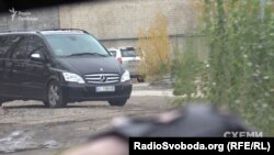Охорона Віктора Медведчука чергує біля VIP-терміналу