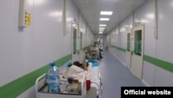 Пациенты в коридорах в Зубово. Источник: сайт главы РБ