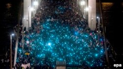 Budapesta - protest împotriva intenției guvernului de a pune taxă pe internet.