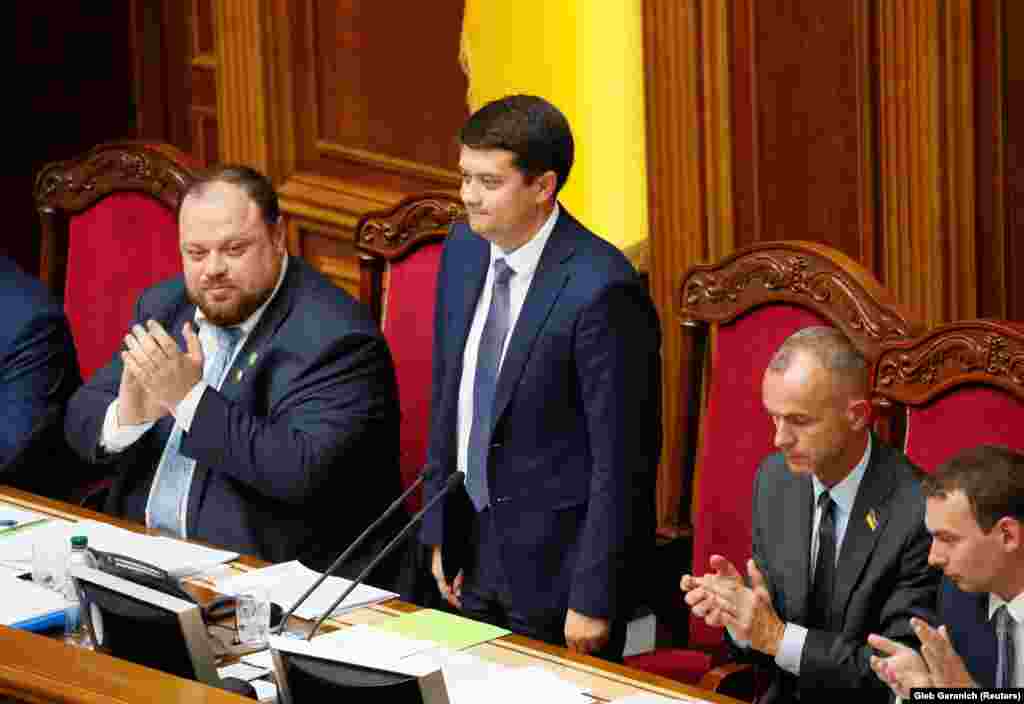 Дмитро Разумков, новообраний спікер парламенту, приймає вітання 