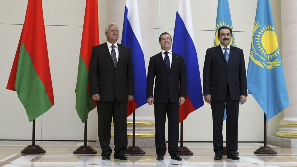 Russian, Kazakh, Belarusian Premiers Discuss EES Agreement