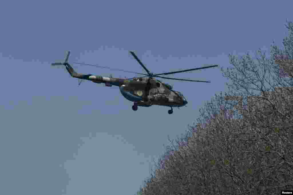 Украинский вертолет над Славянском