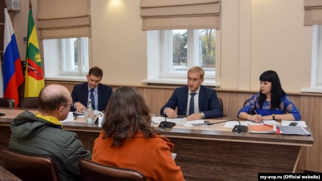 Евпаторийские активисты на встрече с мэром Андреем Филоновым, 20 ноября 2017 года