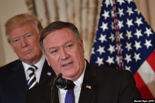 U.S. Secretary Of State Mike Pompeo (right) with U.S. President Donald Trump in Washington. (file photo)