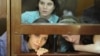 Участницы Pussy Riot: Надежда Толоконникова, Екатерина Самуцевич и Мария Алехина в суде 