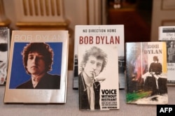 Боб Дилан туралы кітаптар. Стокгольм, 13 қазан 2016 жыл. и