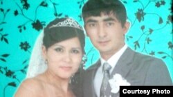 Радик Юсупов с женой в день свадьбы.