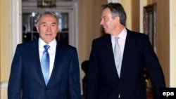 Тони Блэр в бытность премьер-министром Великобритании и президент Казахстана Нурсултан Назарбаев. Лондон, 21 ноября 2006 года. 