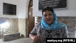 Алма Пазылова, посетительница мавзолея Ходжи Ахмета Яссауи в Туркестане. 3 июня 2017 года.