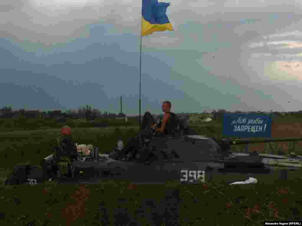 Блокпост украинских военных под Александровкой, Донецкая область