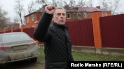 Руслан Кутаев после освобождения из заключения по обвинению в проведении несогласованной с властями научной конференции, посвященной депортации чеченцев и ингушей. Чечня, 20 декабря 2017 года