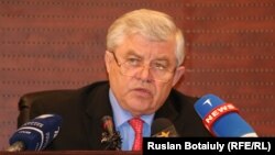 Владимир Божко, парламент мәжілісінің депутаты.