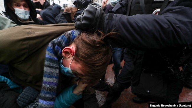 IN PHOTOS: Navalny Supporters Brave Police Crackdown To Demand His Release