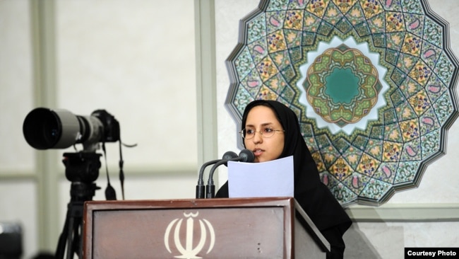Sahar Mehrabi, a student, gave a speech on the problems in Iran in a meeting with Ali Khamenei