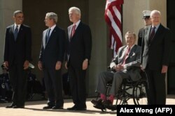 Бывшие президенты США (слева направо): Барак Обама, Джордж Буш-младший, Билл Клинтон, Джордж Буш-старший, Джимми Картер. Харизмой обладали лишь двое из них