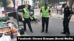 За даними поліції, вибух у позашляховику стався у центрі Києва вранці 23 червня, постраждав чоловік 1970 року народження