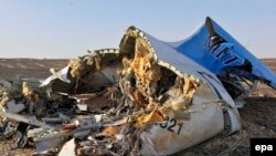 Обломки разбившегося на Синае российского самолета А321.