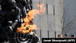Варшавадағы еврей геттосындағы көтерілістің 75 жылдығын еске алу шарасы. Польша, 19 сәуір 2018 жыл.