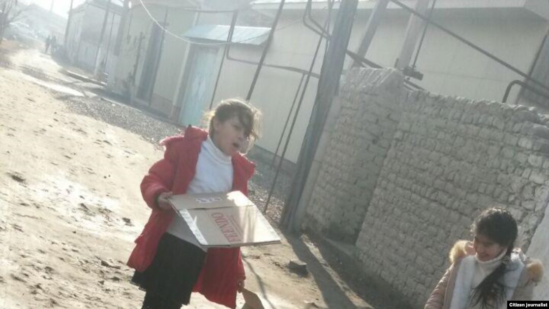 "Биз эса картон йиғдик"