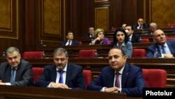 Armenia - Prime Minister Hovik Abrahamian and members of his cabinet attend a parliament debate in Yerevan, 13Jun2016.