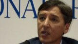 «Азат» ЖСДП тең төрағасы бірі Болат Әбілев. Алматы, 23 желтоқсан 2011 жыл.